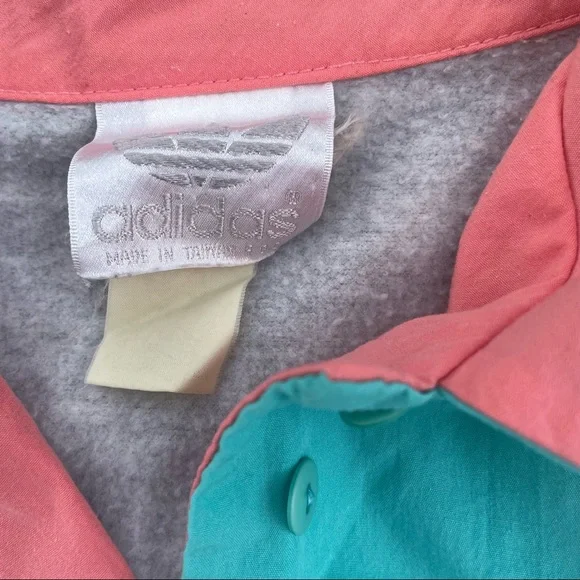 Vintage Adidas White Windbreaker blue and pink detailing - Picture 5 of 6